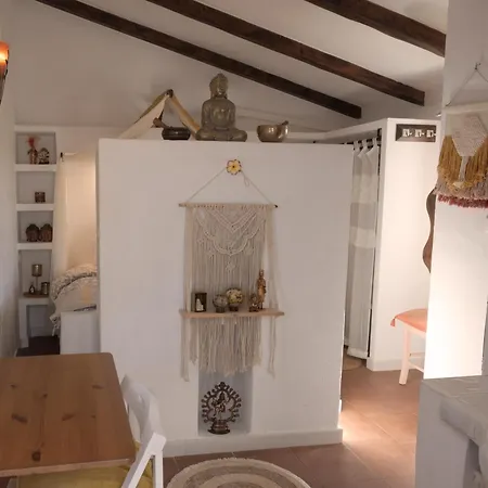 Amorosa Bed & Breakfast *